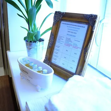 La Des Chouettes לינה וארוחת בוקר