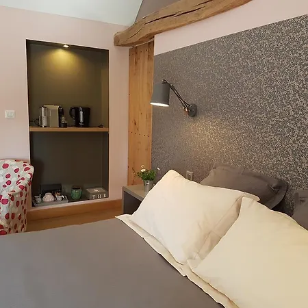 לינה וארוחת בוקר La Des Chouettes 3*