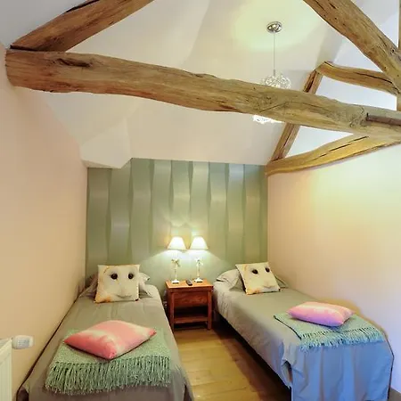 La Des Chouettes Bed & Breakfast 3*